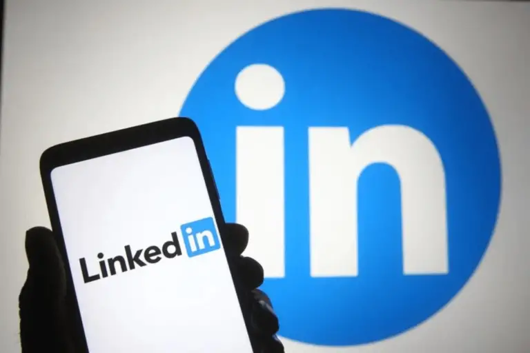 LinkedIn offers AI-generated cover letters